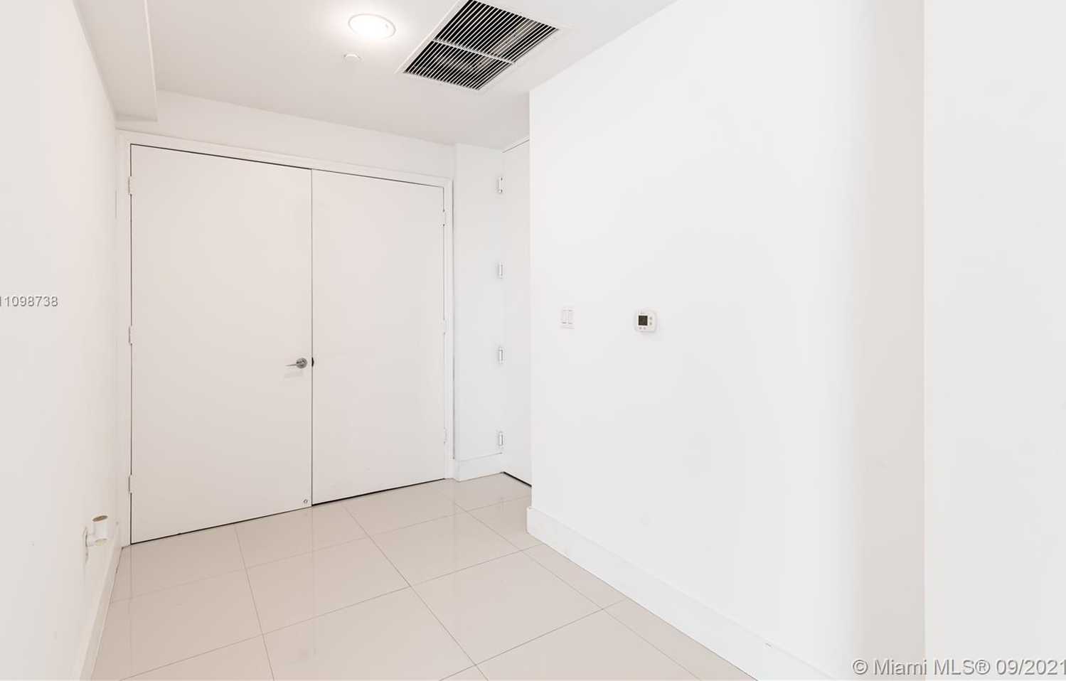 Small Image of 500 BRICKELL AVE #4101, Miami Number 8