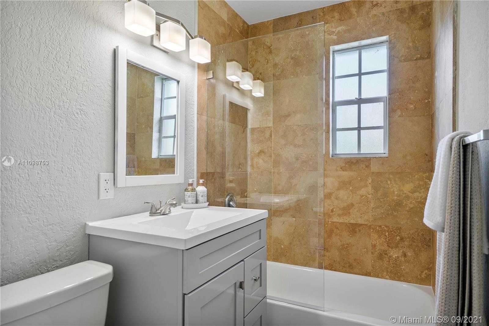 Small Image of 131 NORTH WEST 110TH ST, Miami Shores Number 5