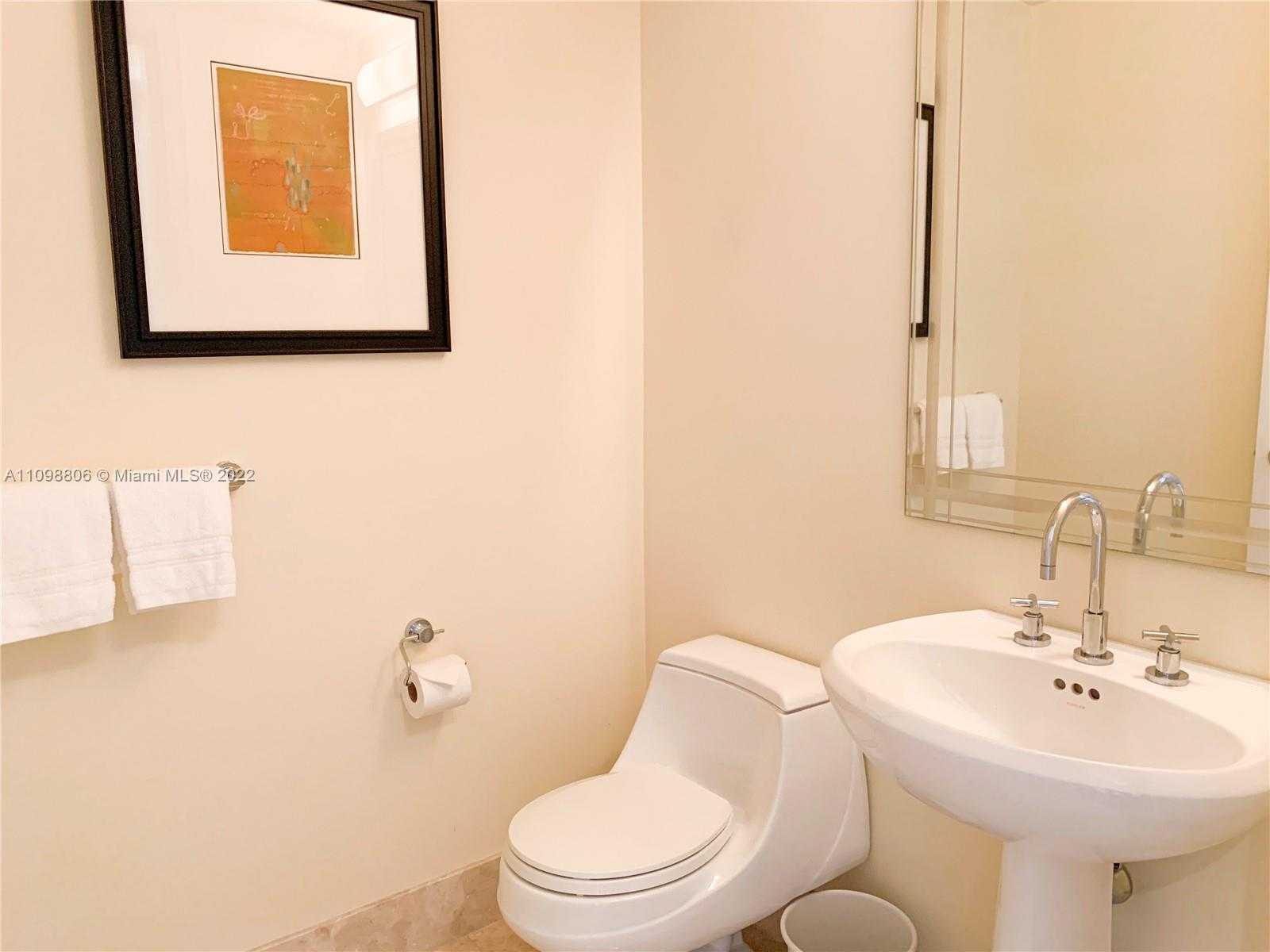Small Image of 1435 BRICKELL AVE #3210, Miami Number 8