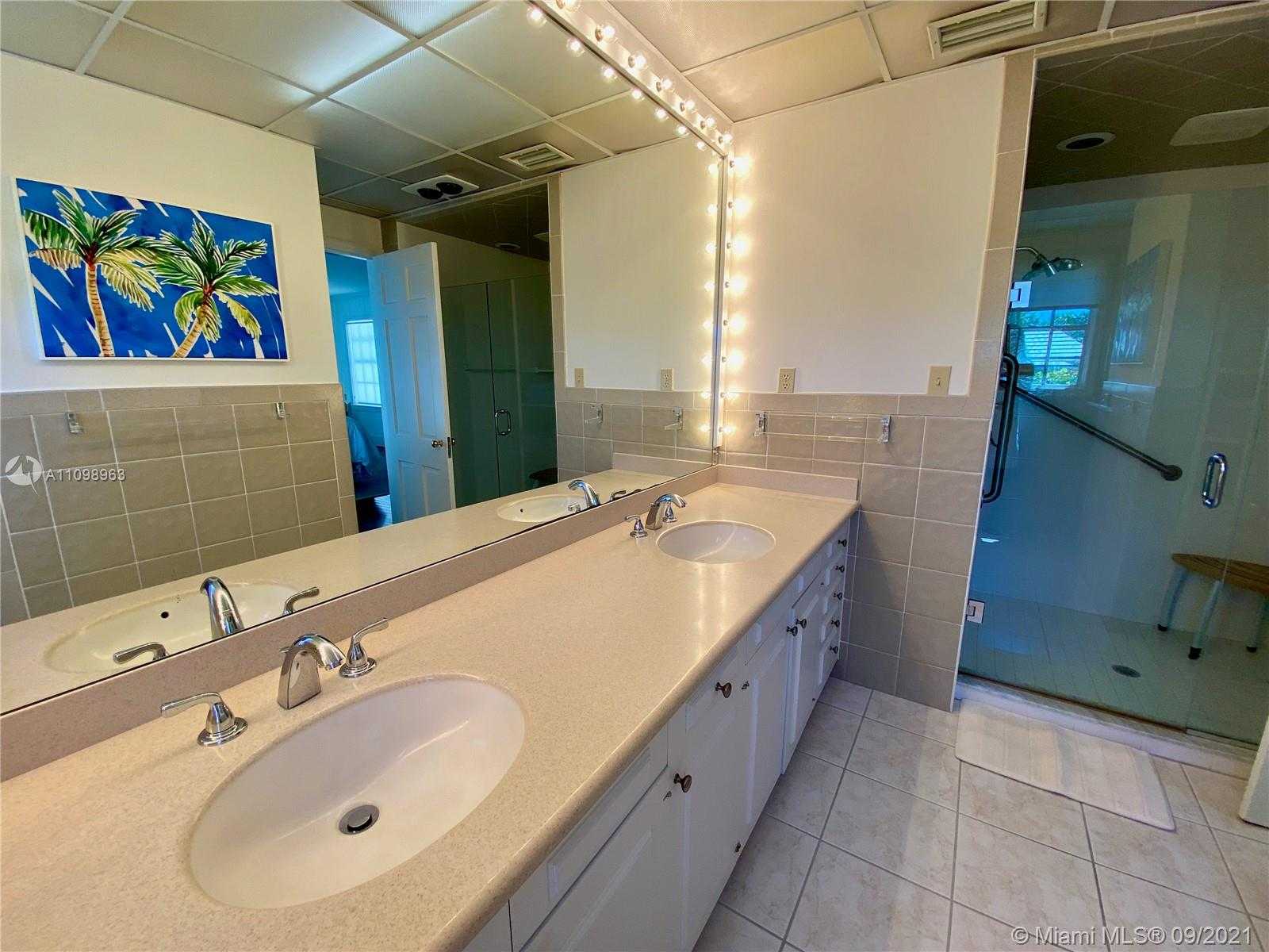 Small Image of 67 NORTH BEACH RD, Hobe Sound Number 16
