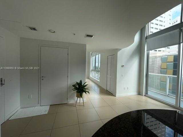 Small Image of 300 SOUTH BISCAYNE BLVD #L-632, Miami Number 4