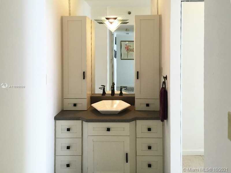 Small Image of 100 LINCOLN RD #1421, Miami Beach Number 11