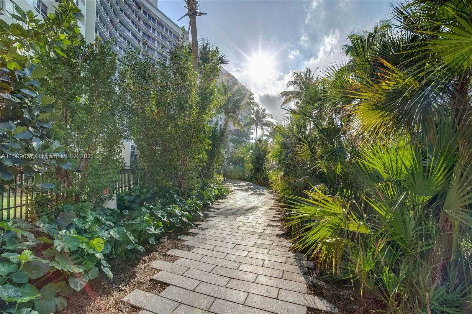 Small Image of 1504 Bay Rd, Miami Beach, FL 33139, USA Number 45