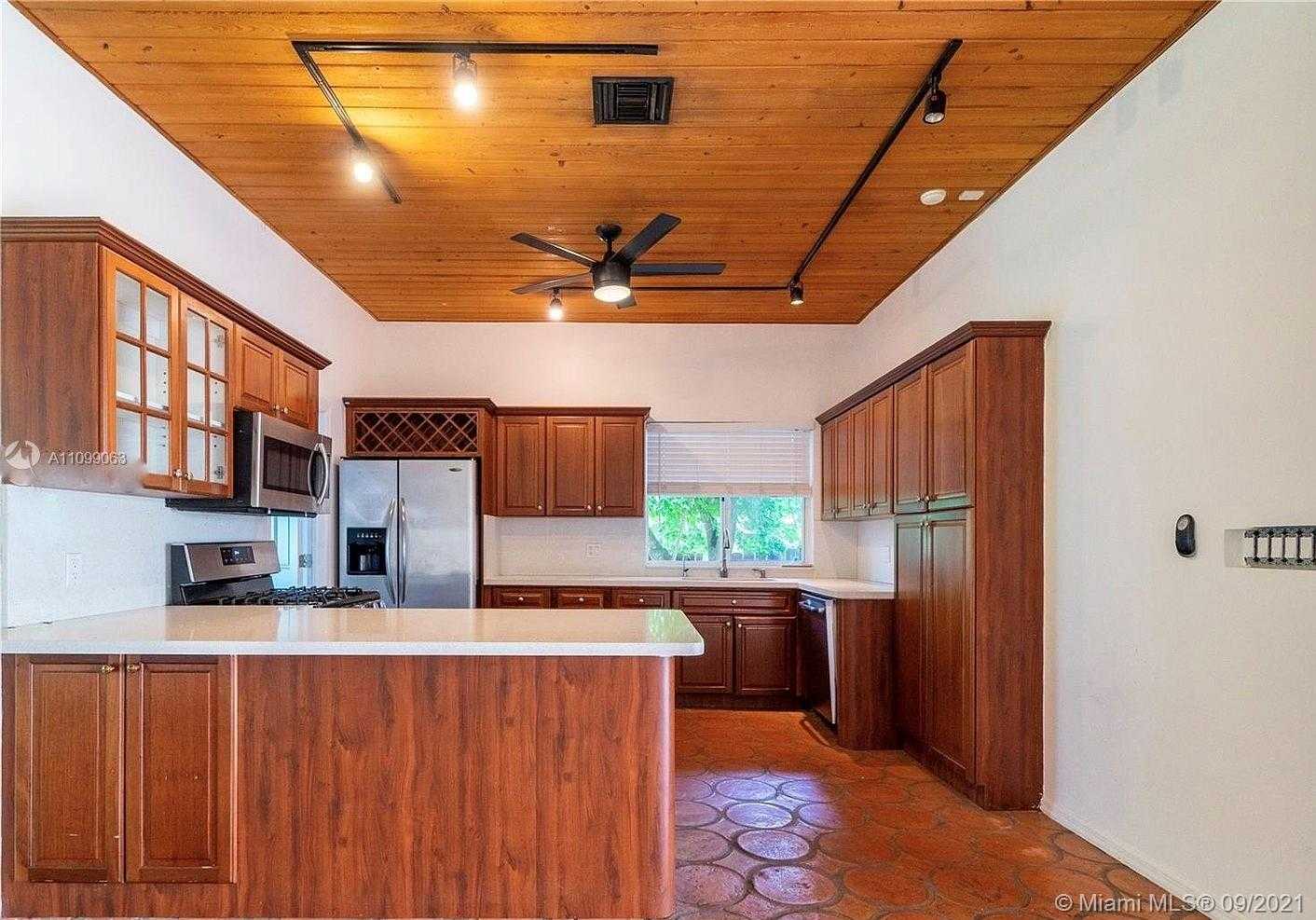 Small Image of 1015 WEST 47TH CT, Miami Beach Number 11