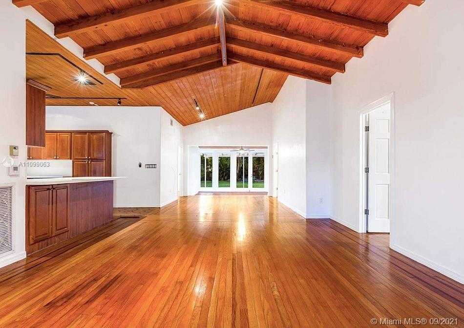 Small Image of 1015 WEST 47TH CT, Miami Beach Number 3