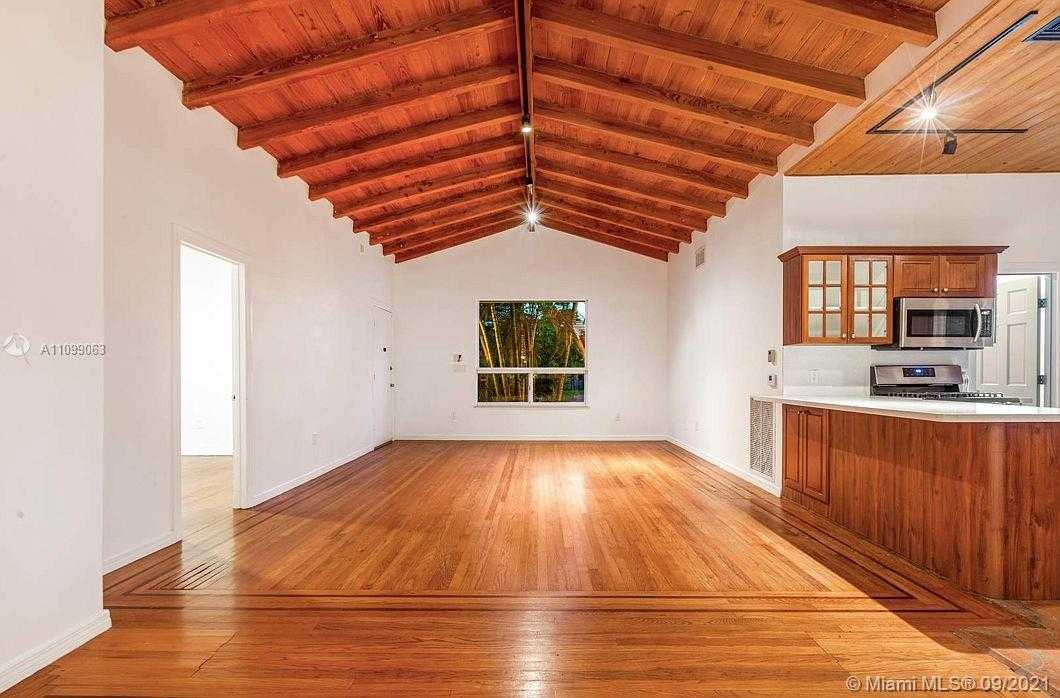 Small Image of 1015 WEST 47TH CT, Miami Beach Number 8