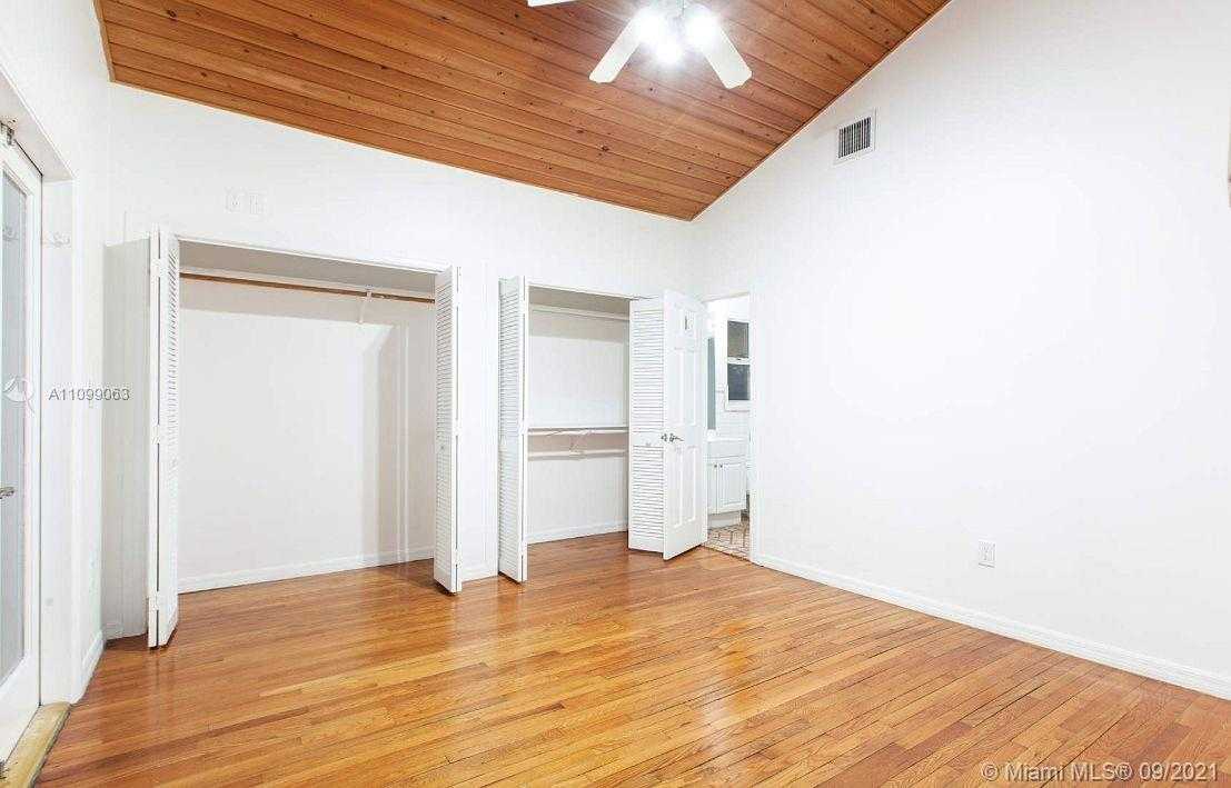 Small Image of 1015 WEST 47TH CT, Miami Beach Number 9