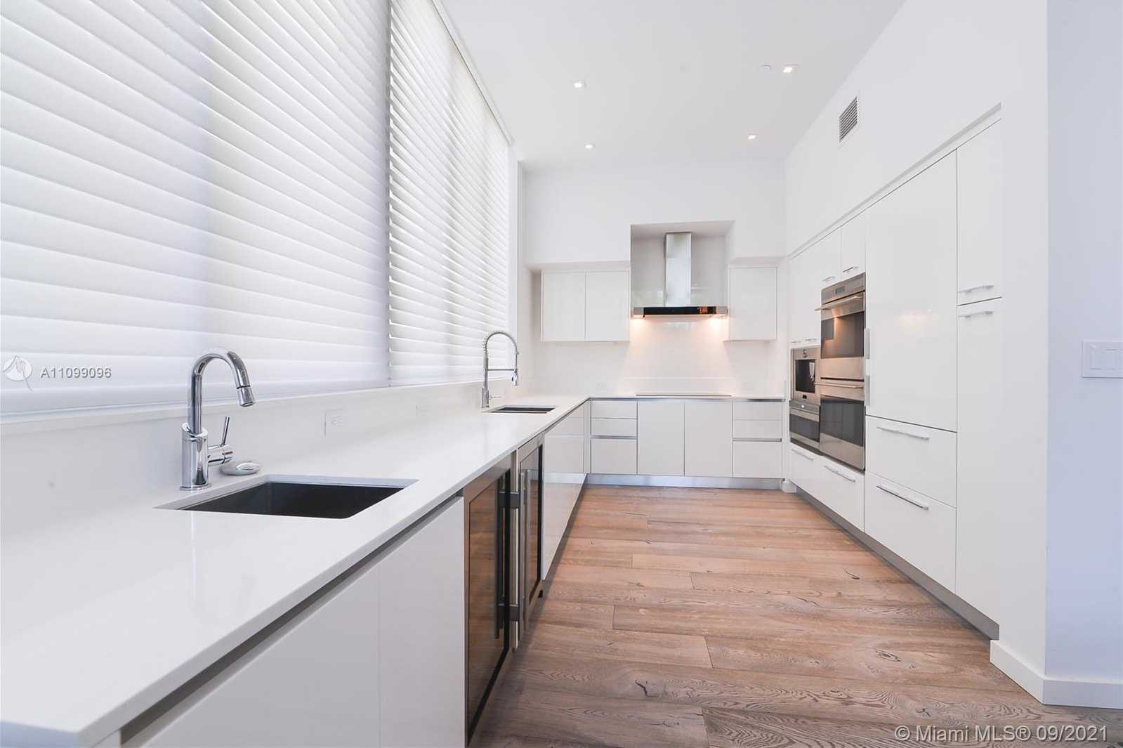 Small Image of 9501 COLLINS AVE #1, Surfside Number 5