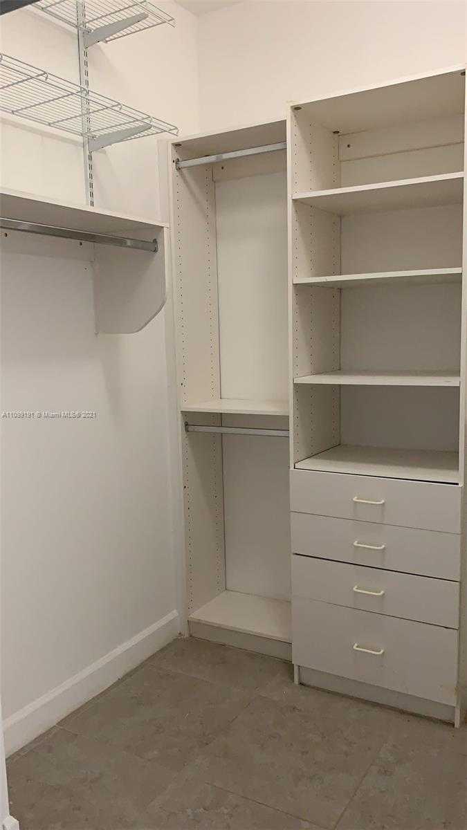 Small Image of 9725 NW 52nd St, Doral, FL 33178, USA Number 16