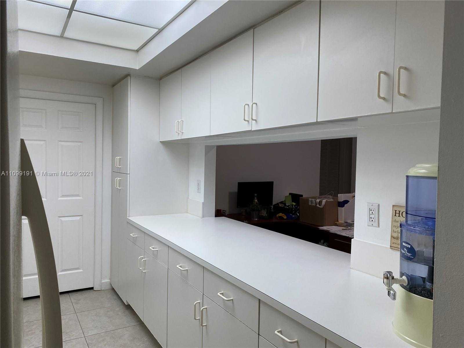 Small Image of 9725 NW 52nd St, Doral, FL 33178, USA Number 7