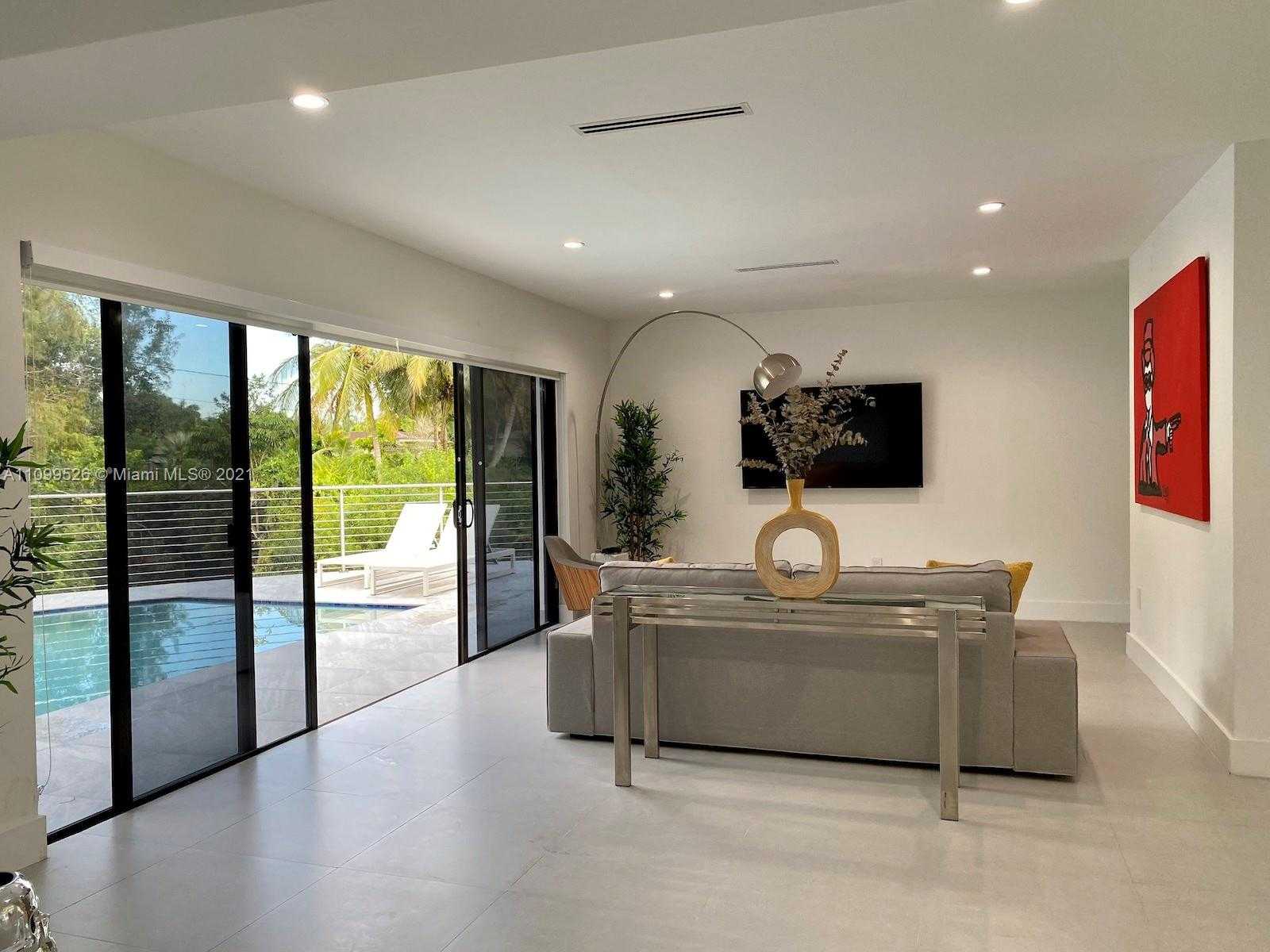 Small Image of 6025 SOUTH WEST 72ND AVE, Miami Number 11