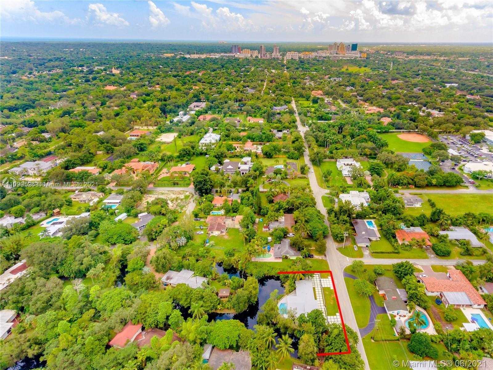 Small Image of 6025 SOUTH WEST 72ND AVE, Miami Number 17