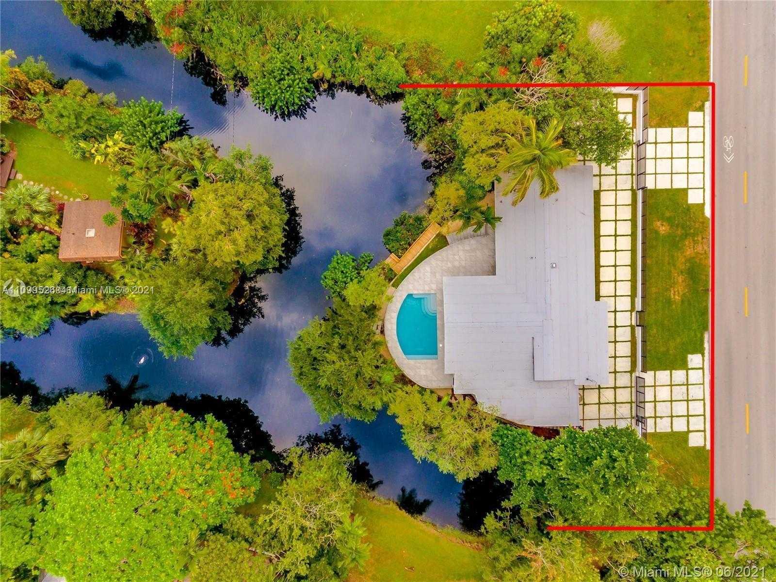 Small Image of 6025 SOUTH WEST 72ND AVE, Miami Number 2