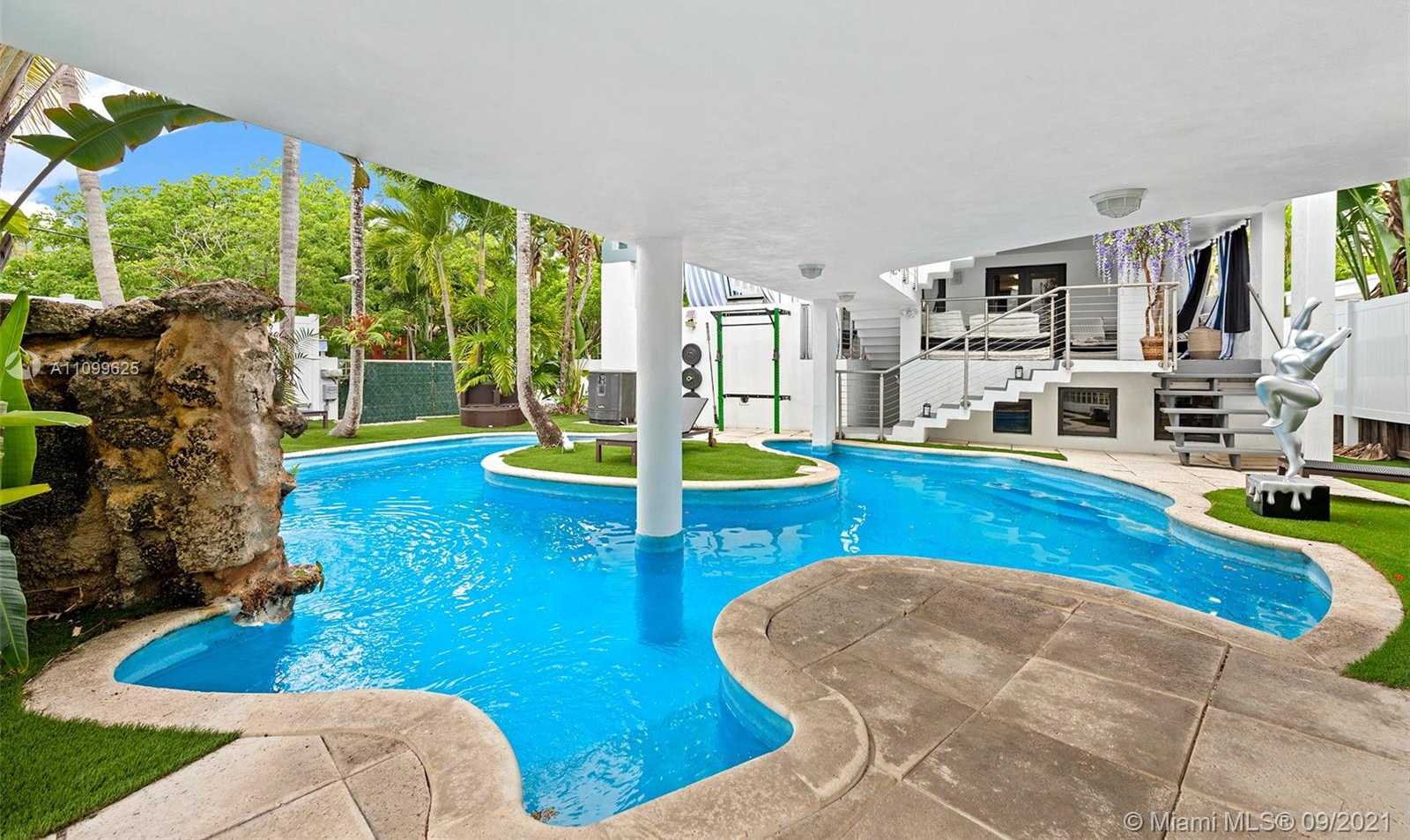 Small Image of 3005 WASHINGTON ST, Miami Number 12