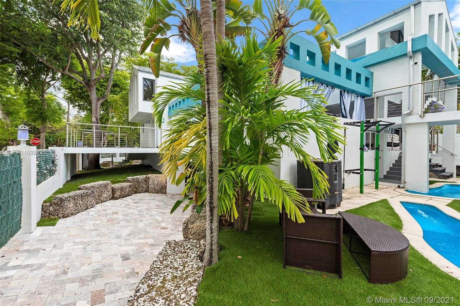 Small Image of 3005 WASHINGTON ST, Miami Number 14