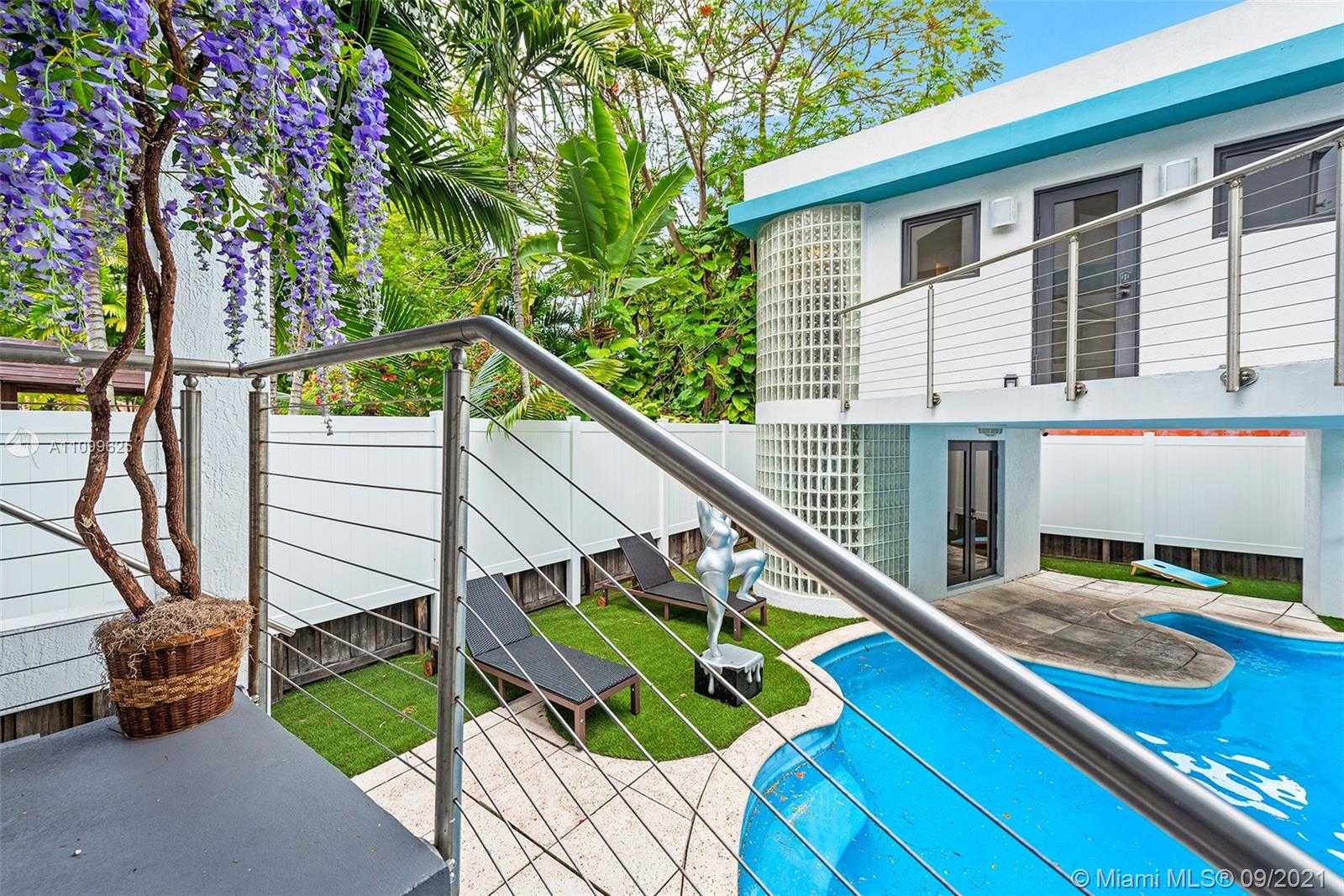 Small Image of 3005 WASHINGTON ST, Miami Number 17