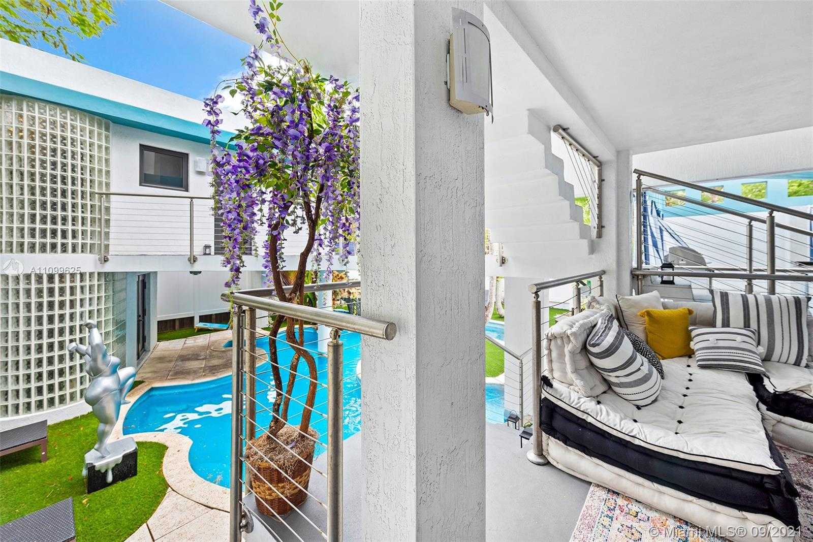 Small Image of 3005 WASHINGTON ST, Miami Number 18