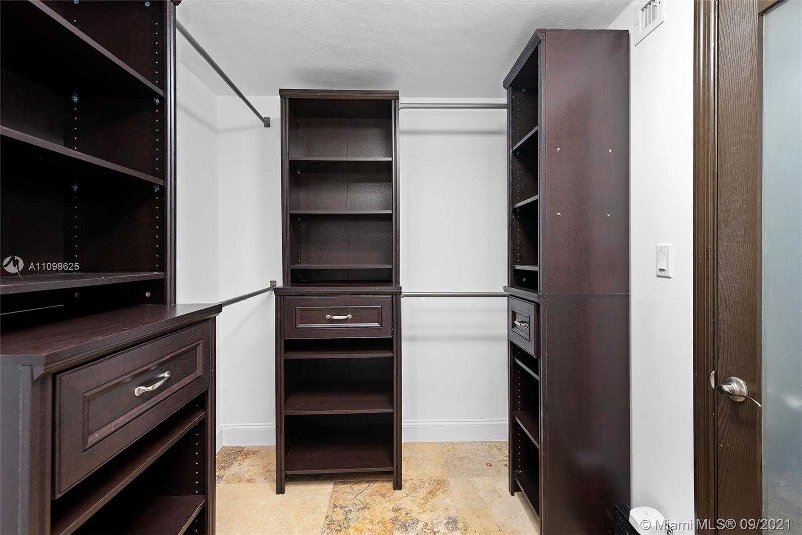 Small Image of 3005 WASHINGTON ST, Miami Number 22