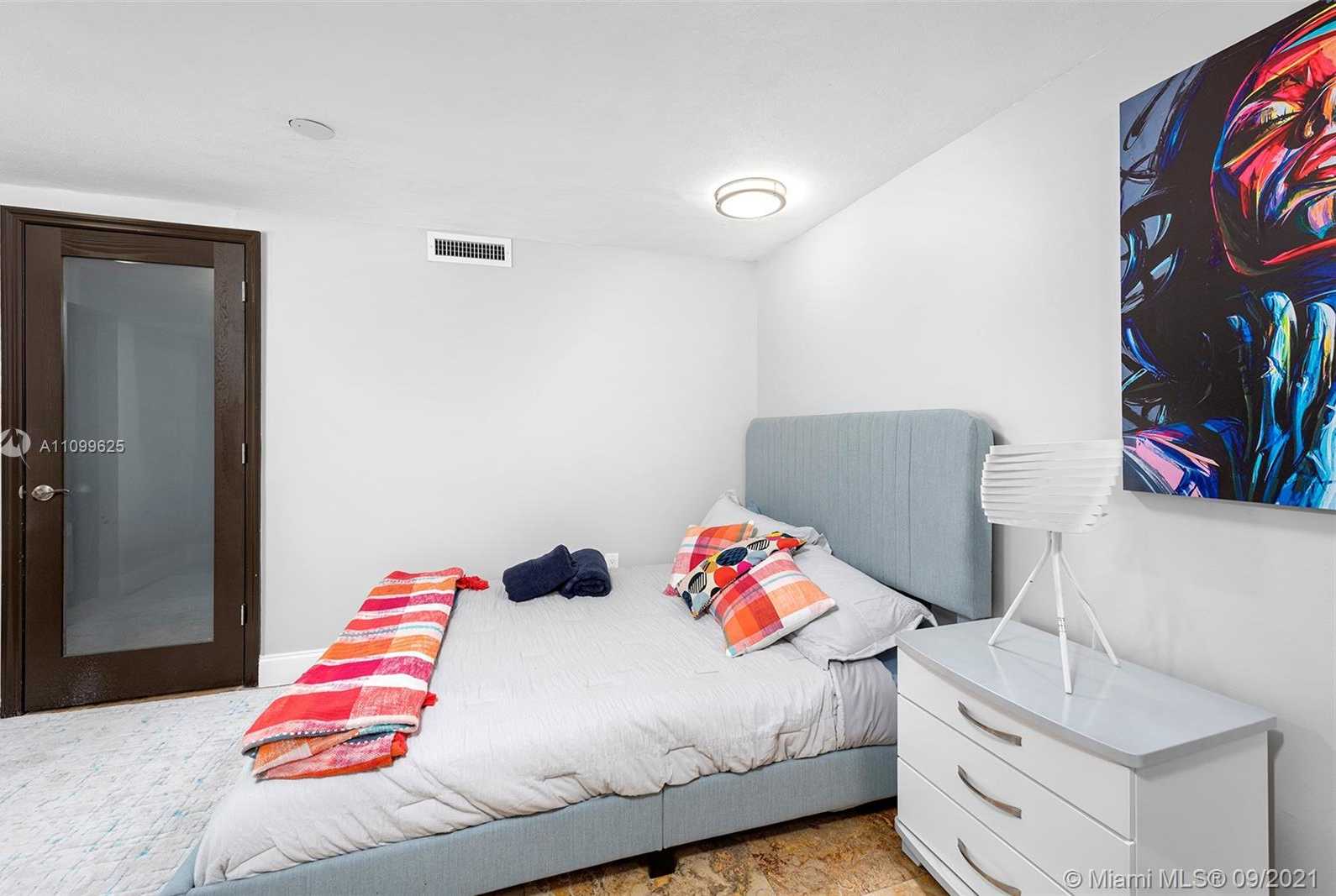 Small Image of 3005 WASHINGTON ST, Miami Number 24