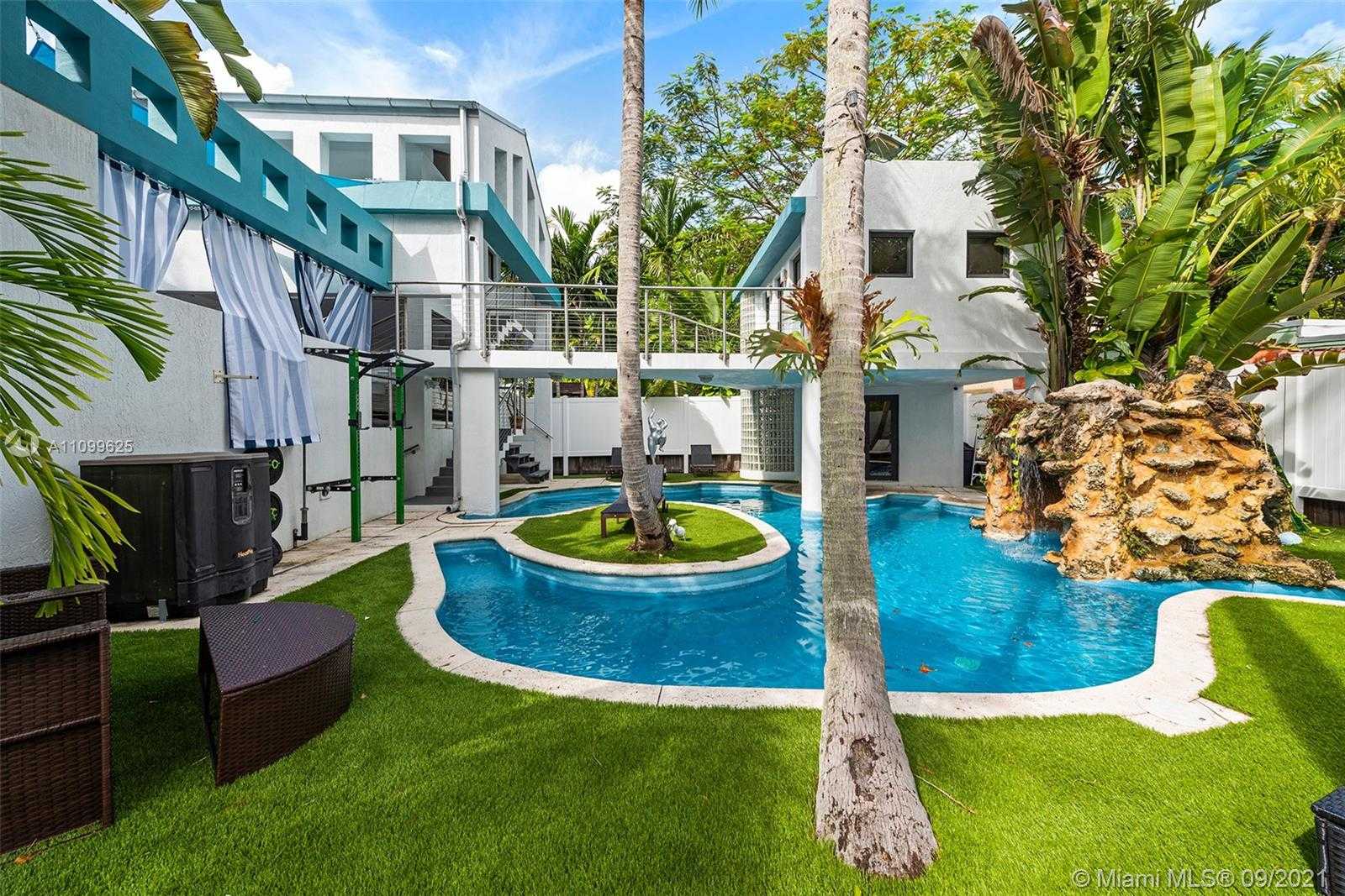 Small Image of 3005 WASHINGTON ST, Miami Number 32