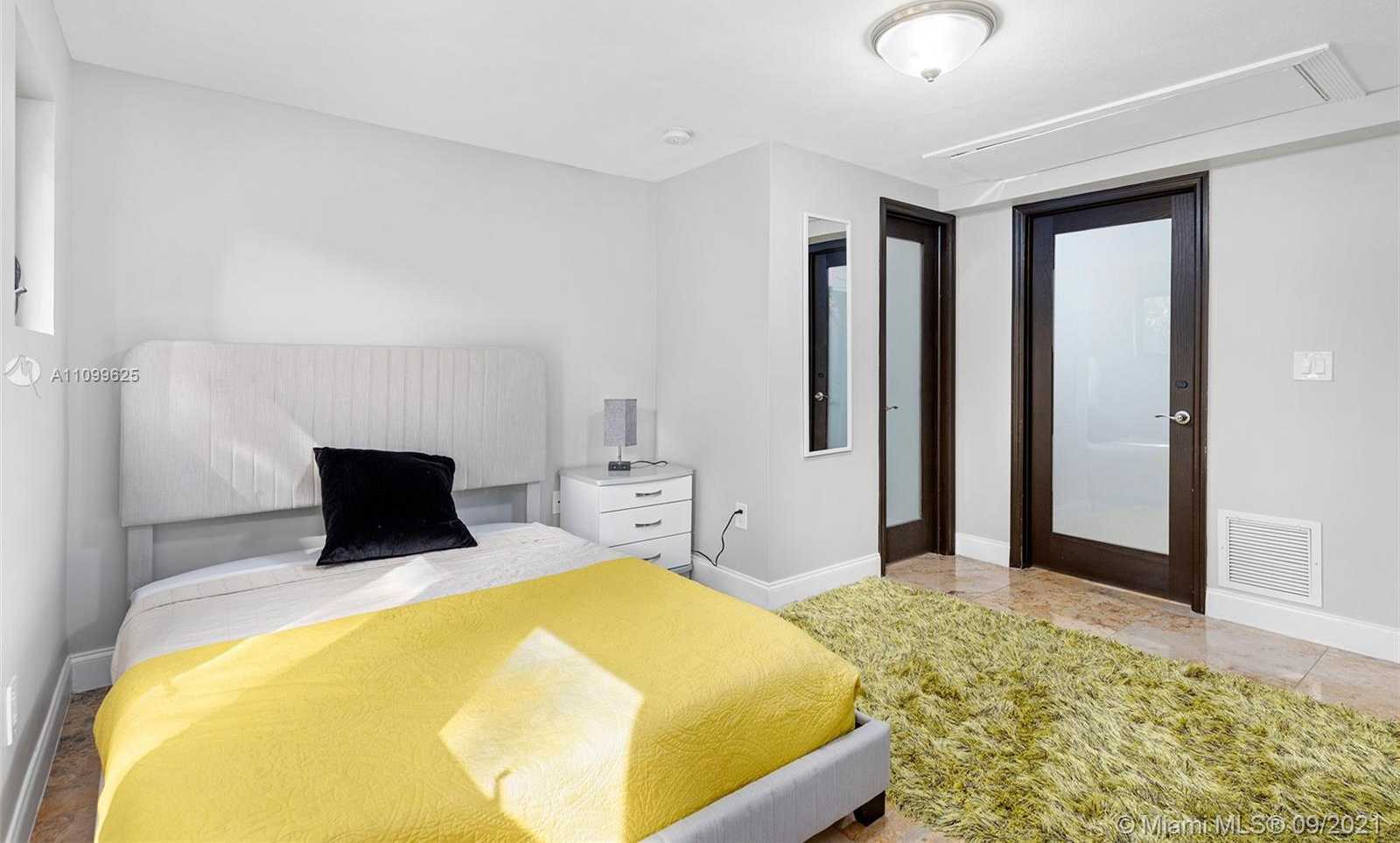 Small Image of 3005 WASHINGTON ST, Miami Number 41
