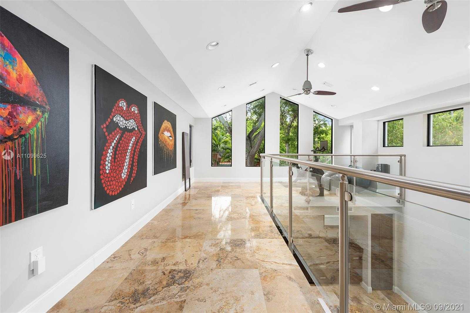 Small Image of 3005 WASHINGTON ST, Miami Number 47