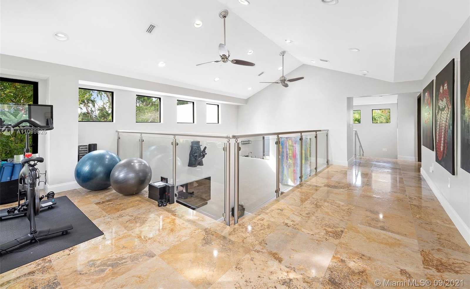 Small Image of 3005 WASHINGTON ST, Miami Number 48
