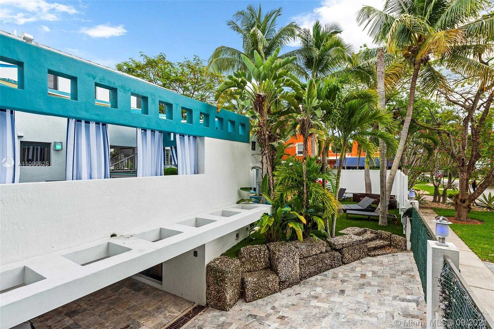 Small Image of 3005 WASHINGTON ST, Miami Number 5