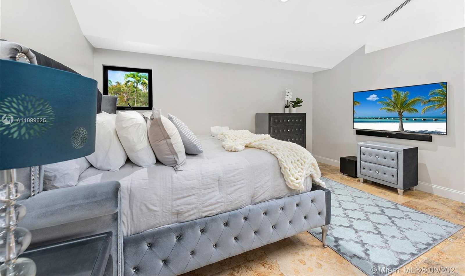 Small Image of 3005 WASHINGTON ST, Miami Number 50