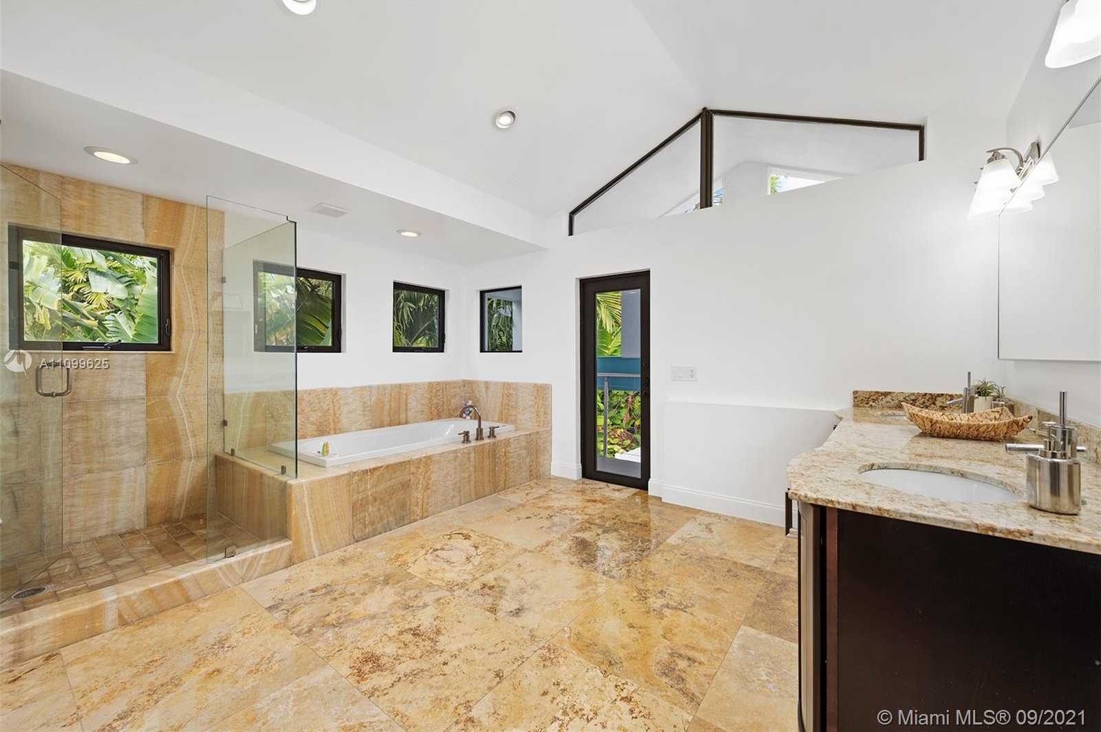 Small Image of 3005 WASHINGTON ST, Miami Number 53
