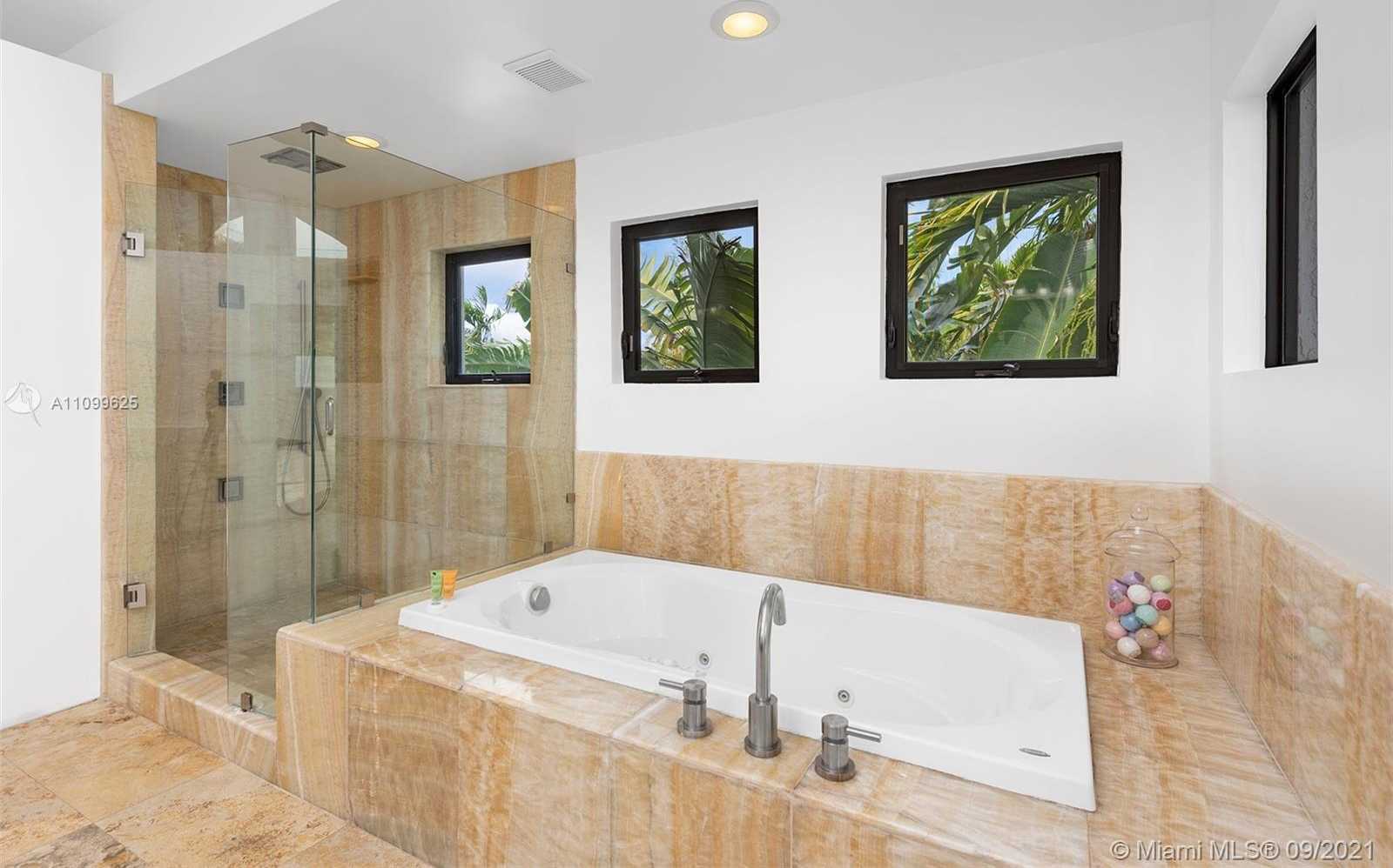 Small Image of 3005 WASHINGTON ST, Miami Number 54