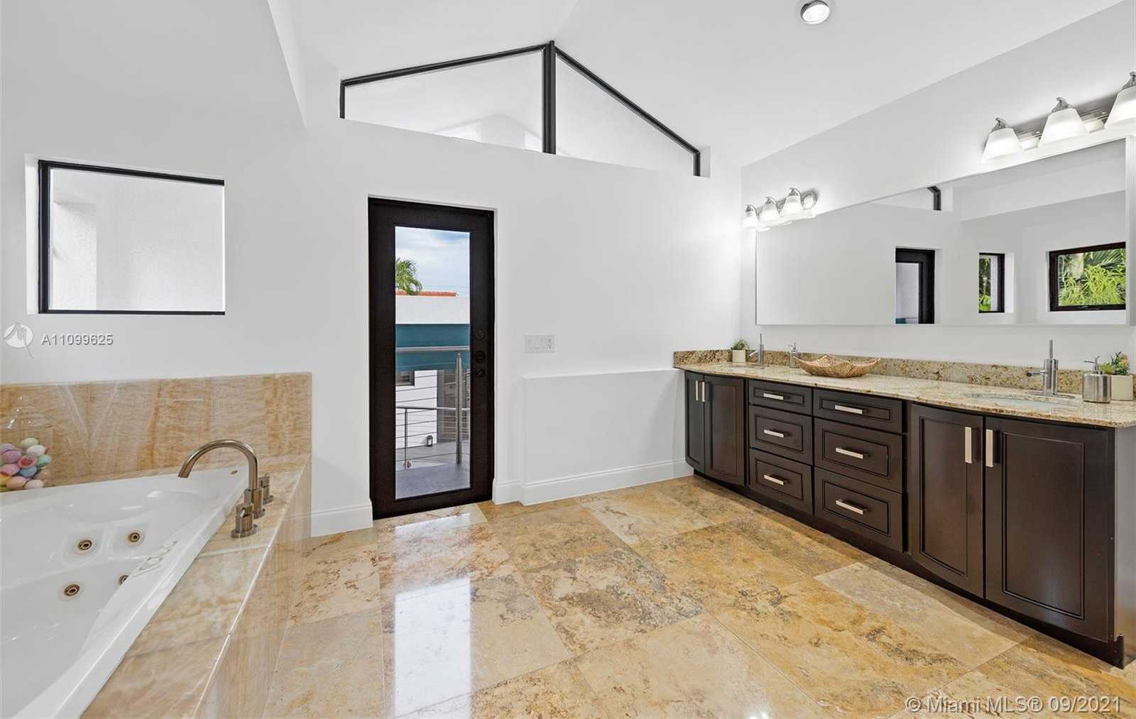 Small Image of 3005 WASHINGTON ST, Miami Number 55