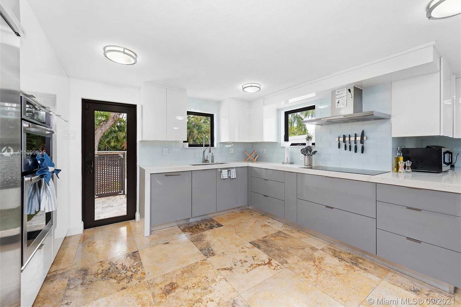 Small Image of 3005 WASHINGTON ST, Miami Number 58