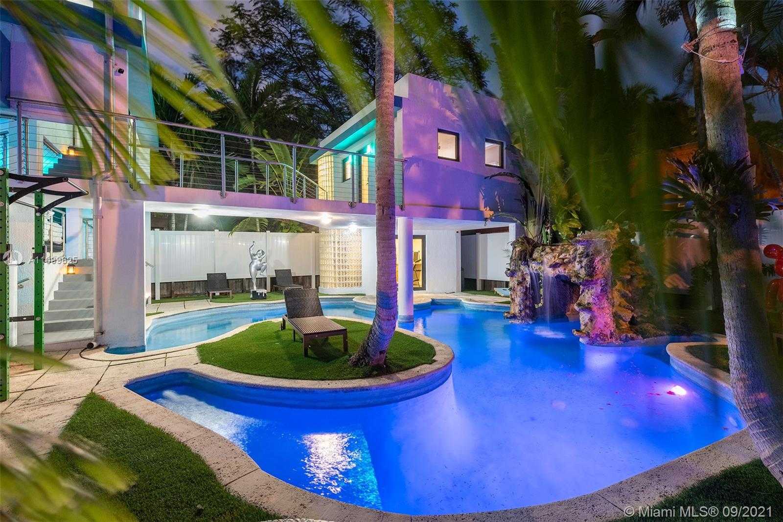 Small Image of 3005 WASHINGTON ST, Miami Number 63