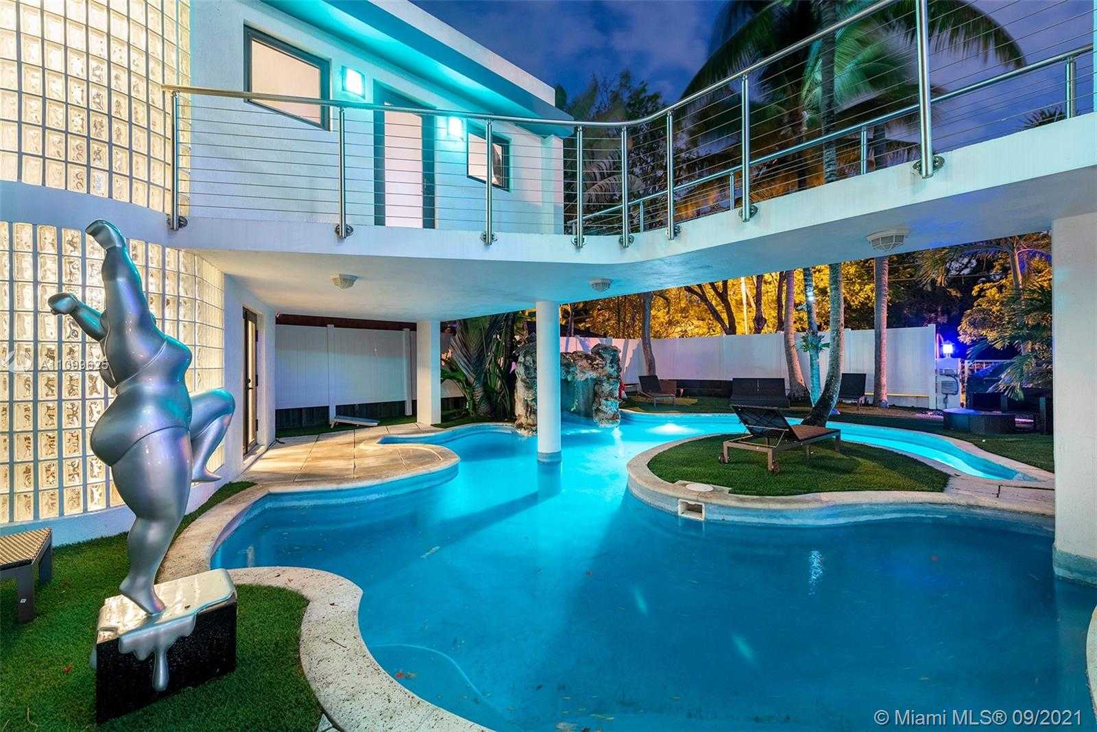 Small Image of 3005 WASHINGTON ST, Miami Number 69