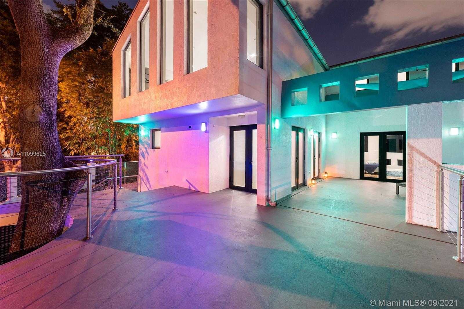 Small Image of 3005 WASHINGTON ST, Miami Number 76