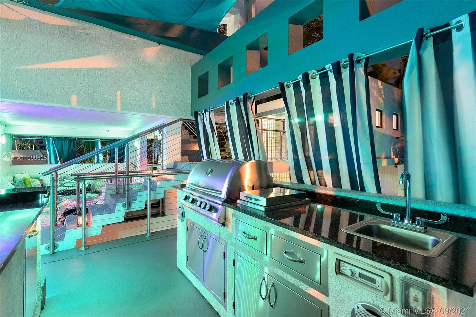 Small Image of 3005 WASHINGTON ST, Miami Number 77