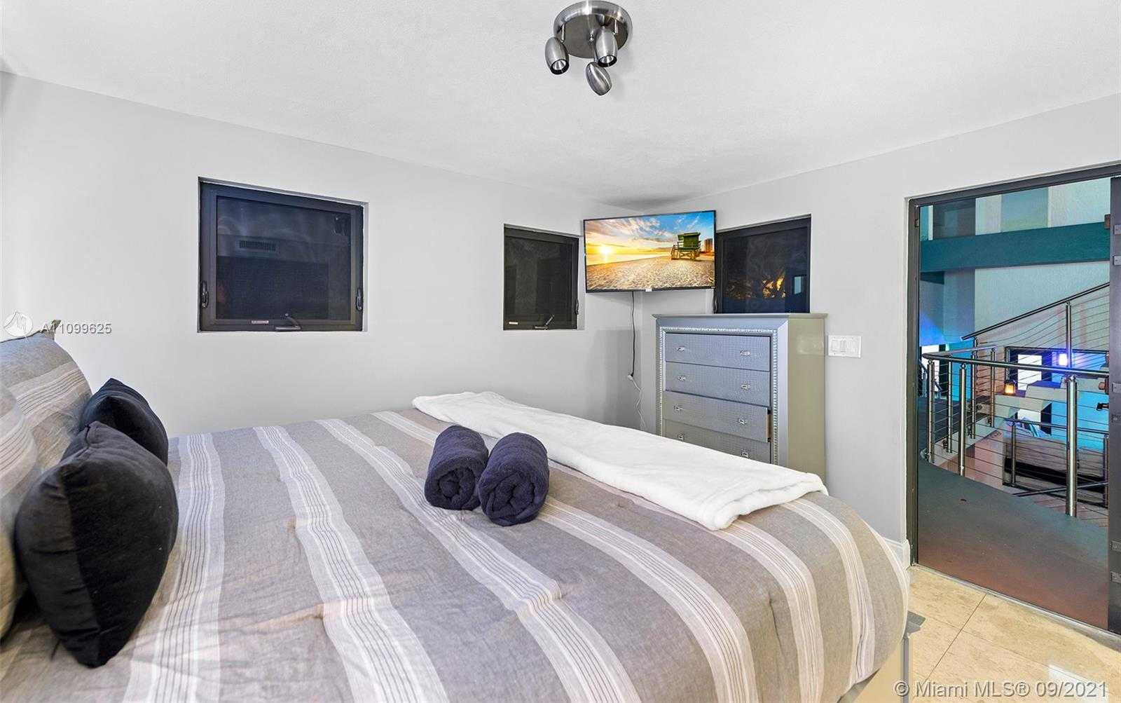 Small Image of 3005 WASHINGTON ST, Miami Number 80