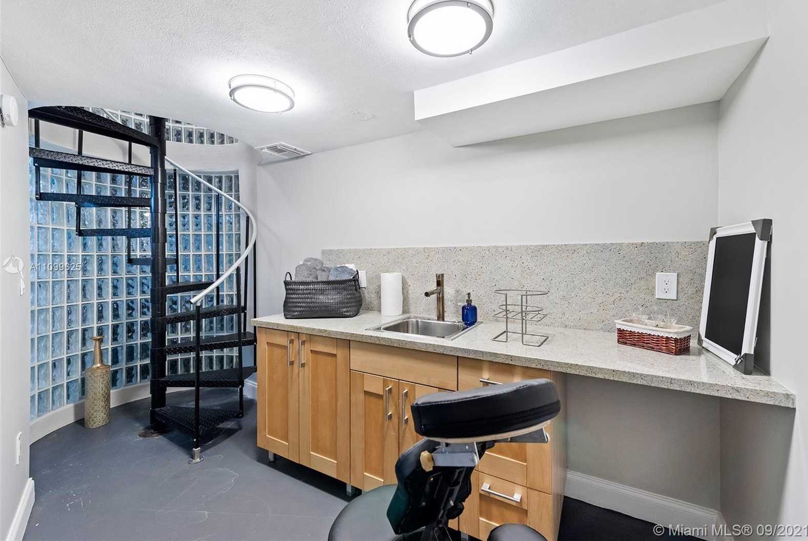 Small Image of 3005 WASHINGTON ST, Miami Number 82