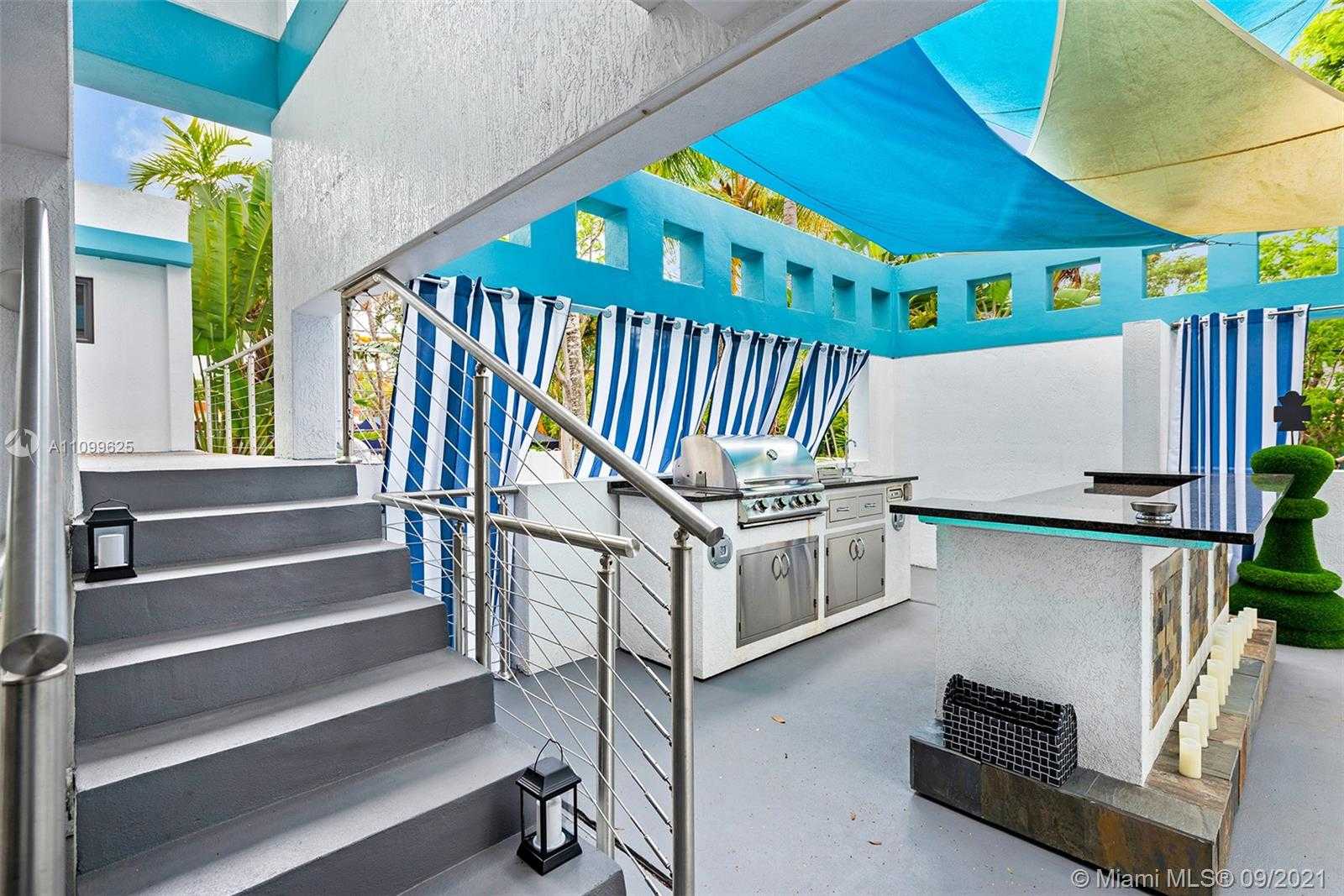 Small Image of 3005 WASHINGTON ST, Miami Number 9