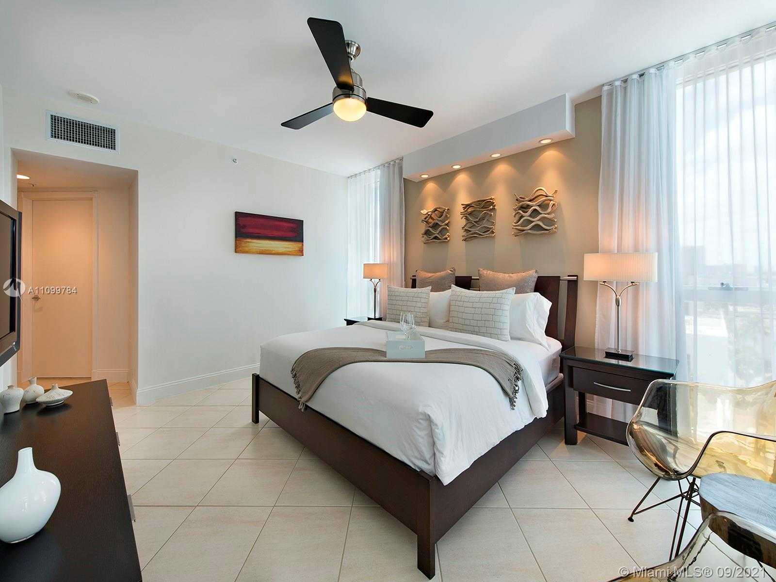 Small Image of 1500 OCEAN DR #707, Miami Beach Number 10