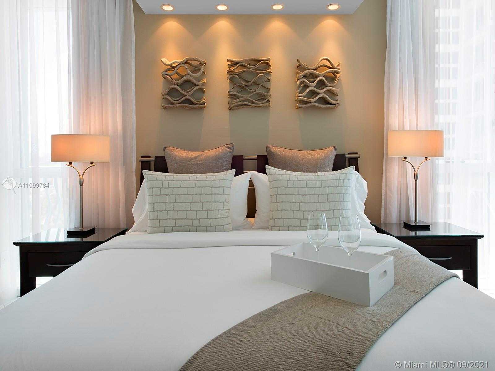 Small Image of 1500 OCEAN DR #707, Miami Beach Number 11