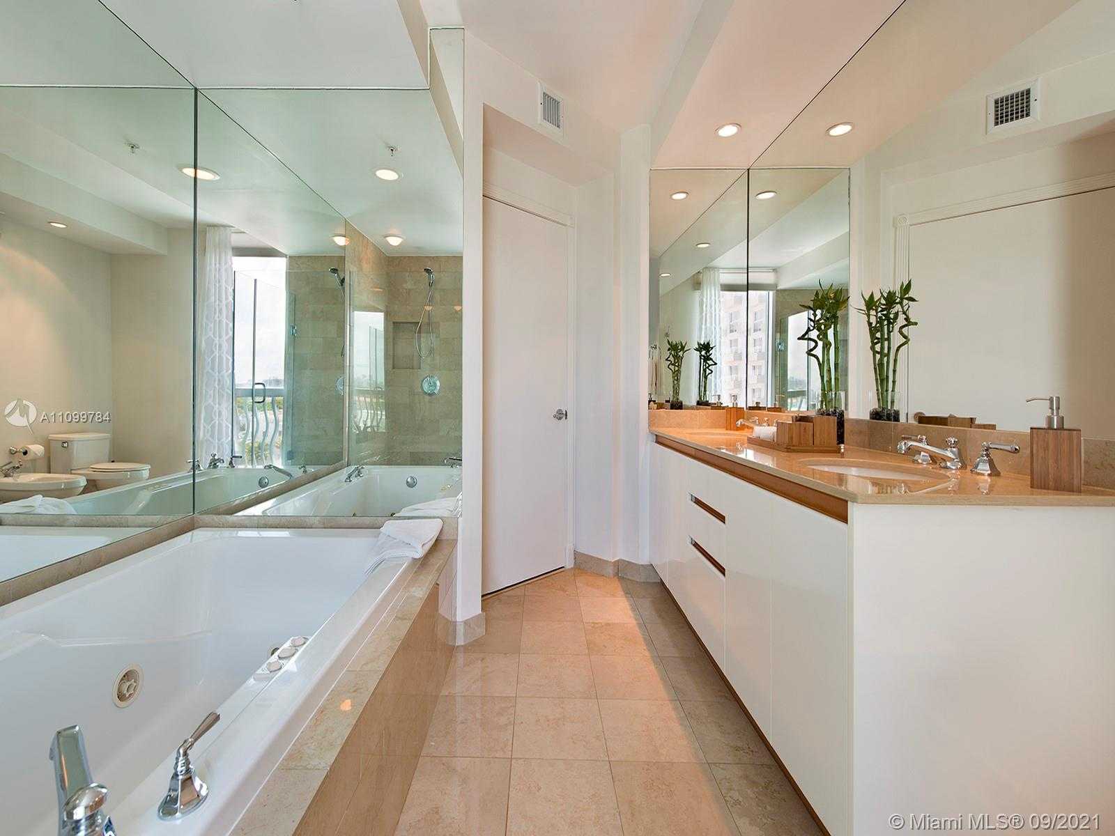 Small Image of 1500 OCEAN DR #707, Miami Beach Number 13