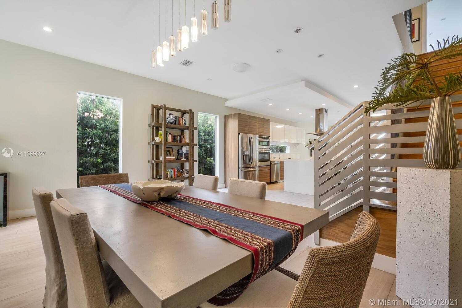 Small Image of 3446 SOUTH WEST 23RD ST #3446, Miami Number 12