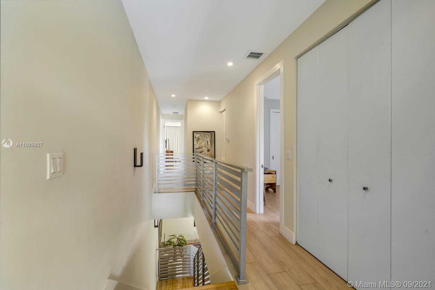 Small Image of 3446 SOUTH WEST 23RD ST #3446, Miami Number 22