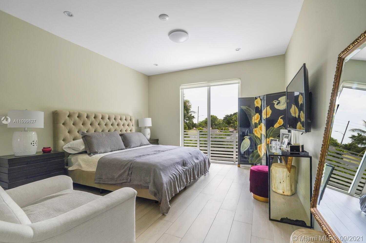 Small Image of 3446 SOUTH WEST 23RD ST #3446, Miami Number 26