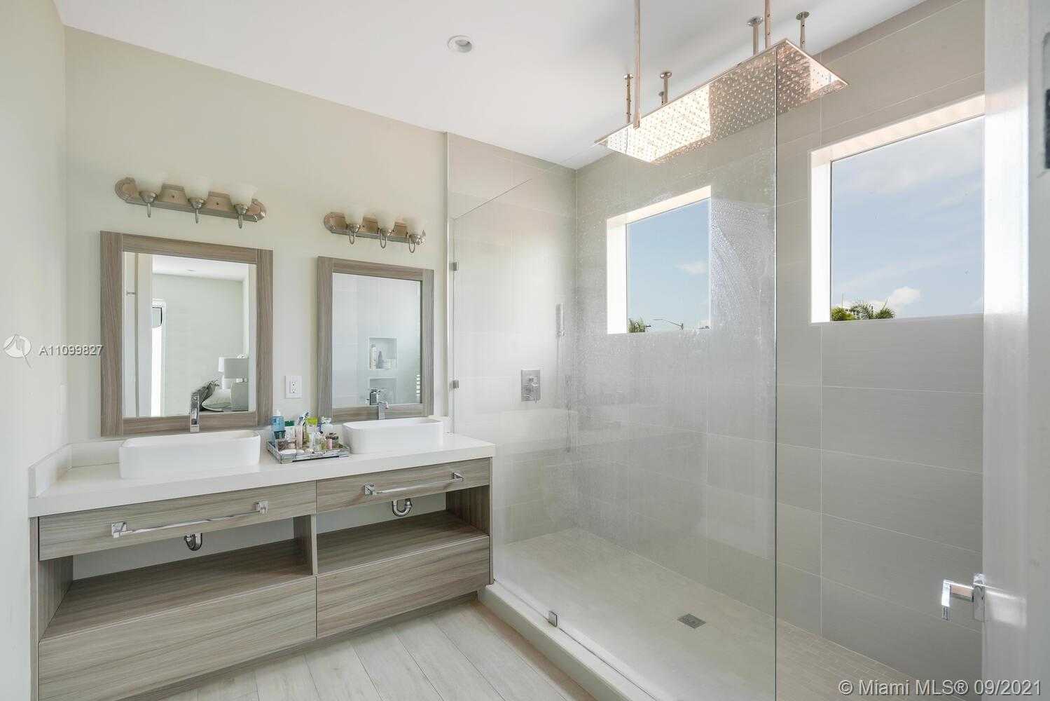 Small Image of 3446 SOUTH WEST 23RD ST #3446, Miami Number 28