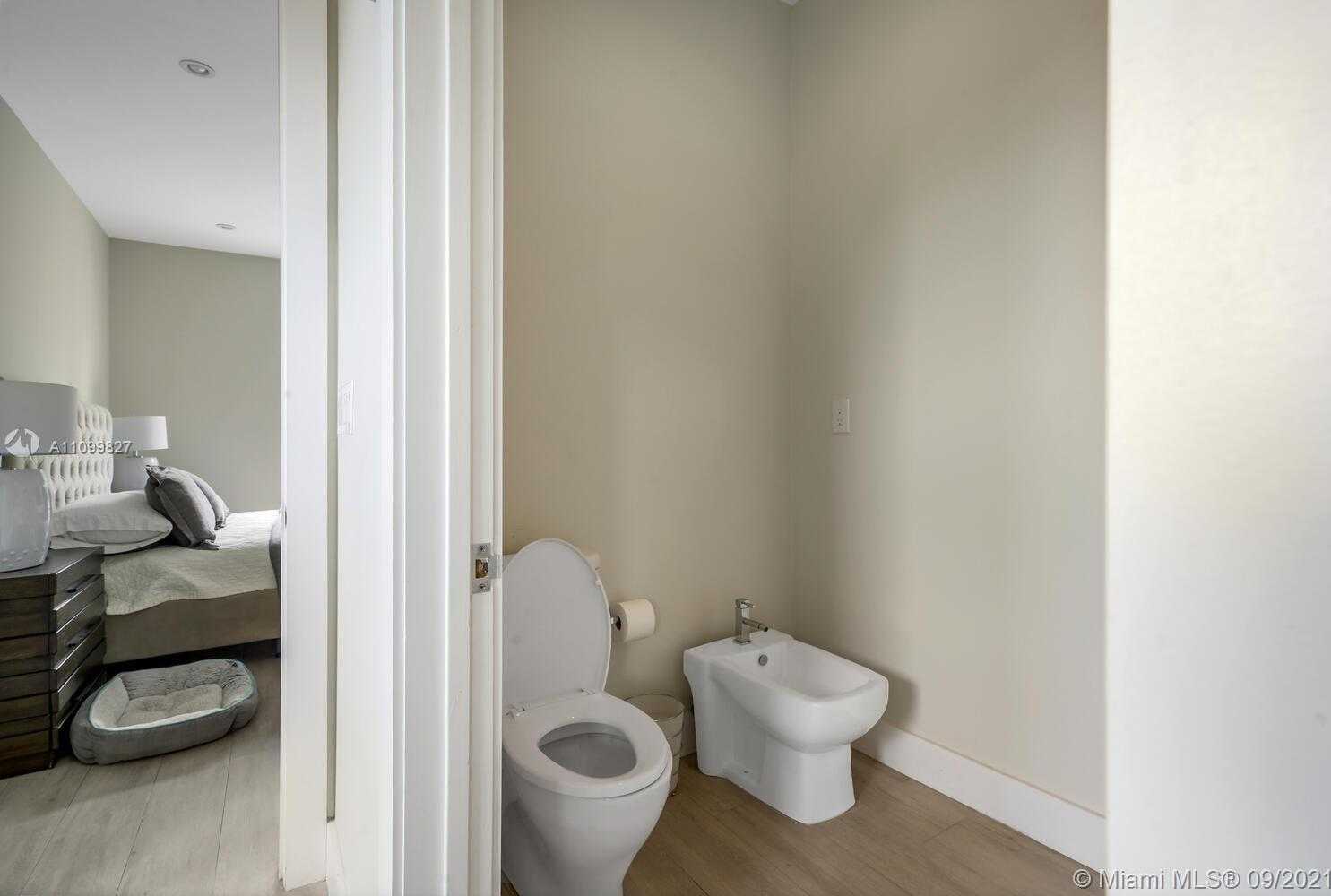 Small Image of 3446 SOUTH WEST 23RD ST #3446, Miami Number 30