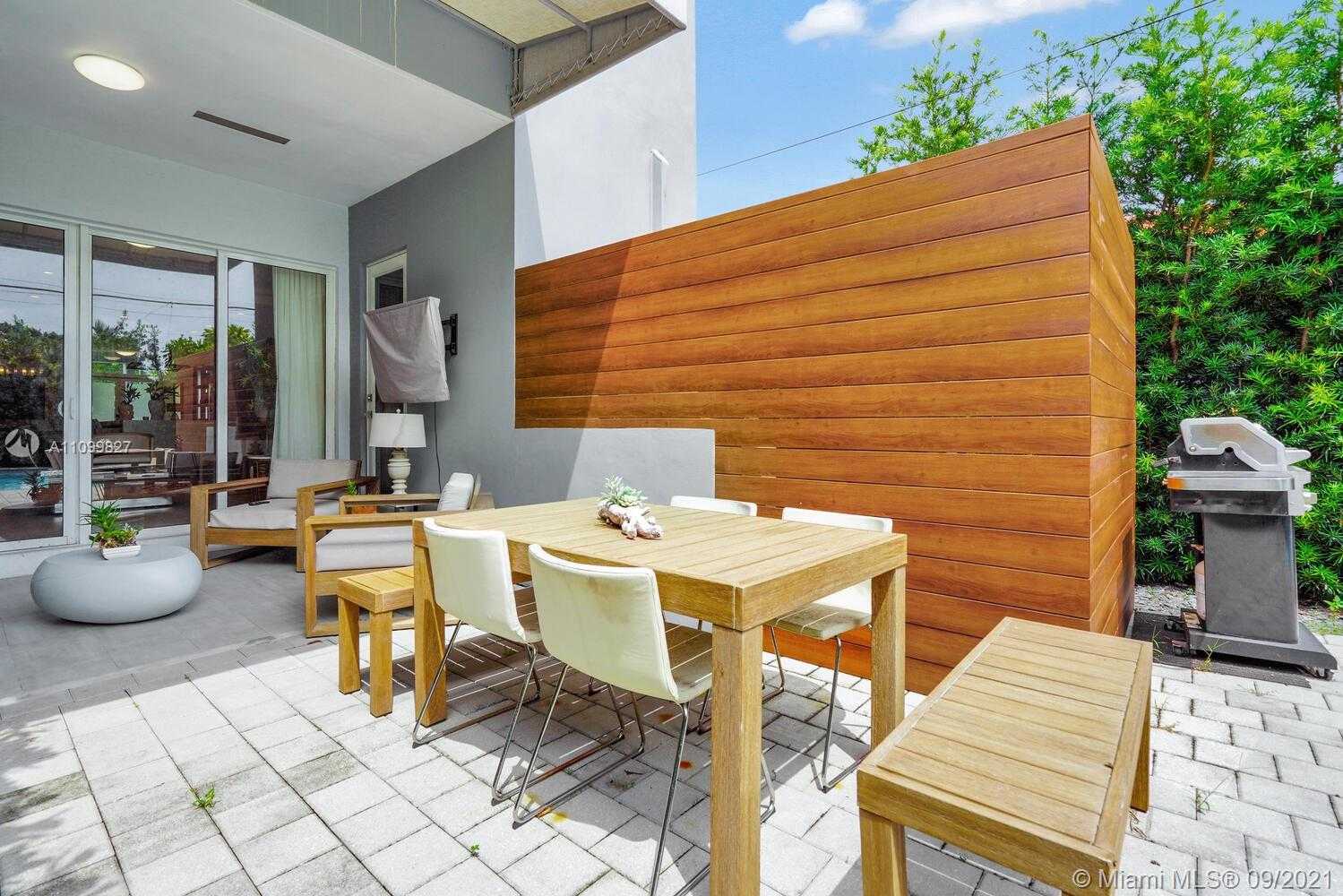 Small Image of 3446 SOUTH WEST 23RD ST #3446, Miami Number 45
