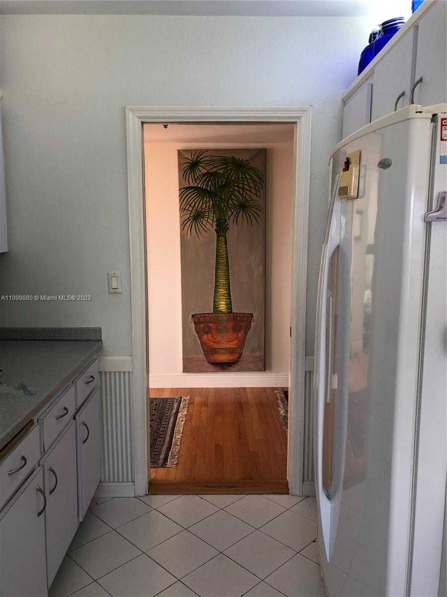Small Image of 201 CRANDON BLVD #642, Key Biscayne Number 21